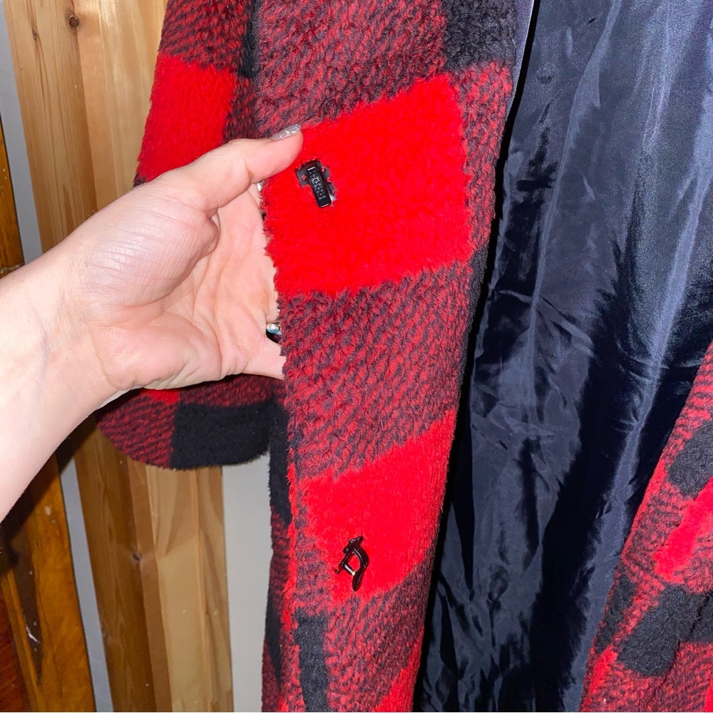 Steve Madden Buffalo Plaid Red and Black Sherpa Women's Coat size Large - Picture 9 of 11